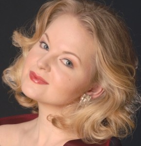 Mezzo-soprano Elizabeth DeShong.