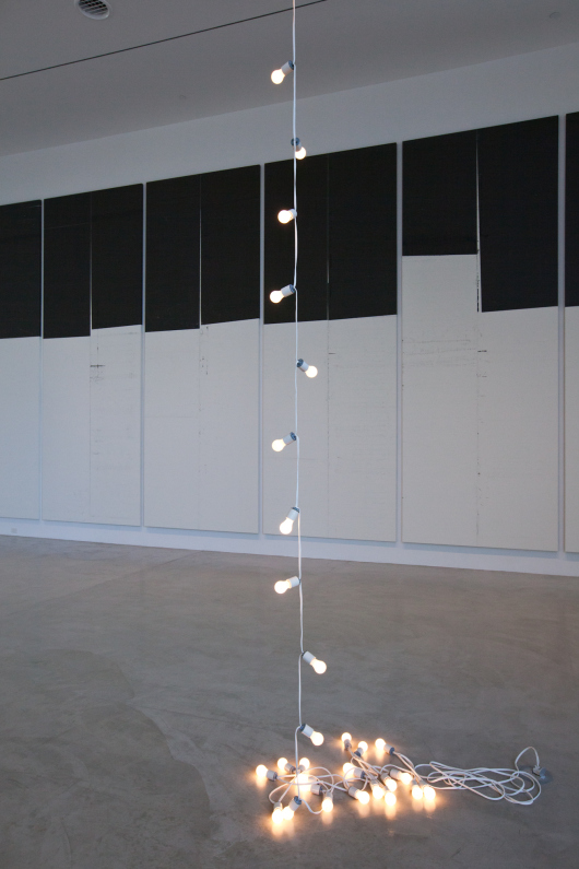 Gonzalez-Torres light sculpture on ground floor at the de la Cruz Collection