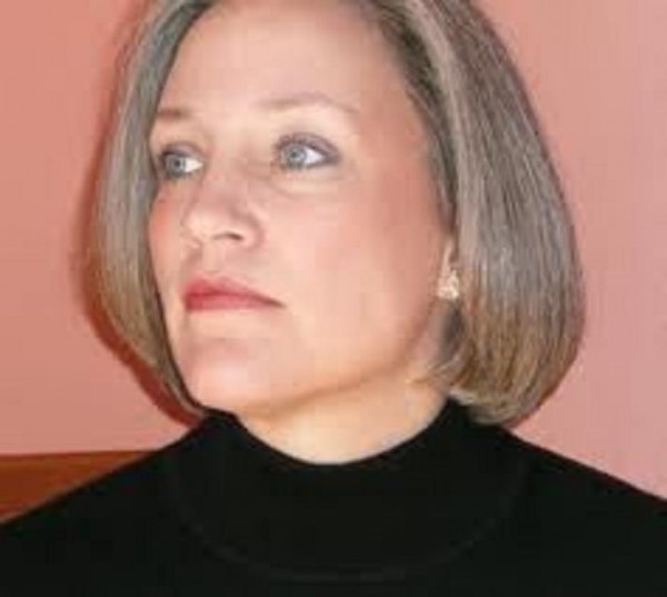 Deb Bordo, soprano. Photo from www.akronbaroque.org