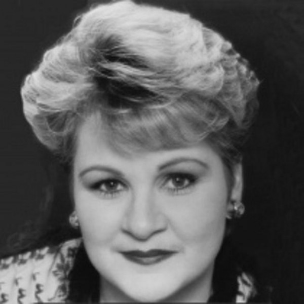 Susan Wallin, soprano. Photo from www.akronbaroque.org