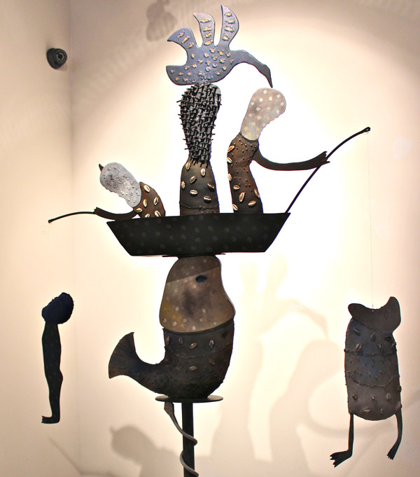 One of Mendive's freestanding sculptural works.